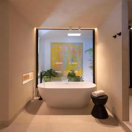 Hanza Tower With Bathtub 15 To 26 Floor *